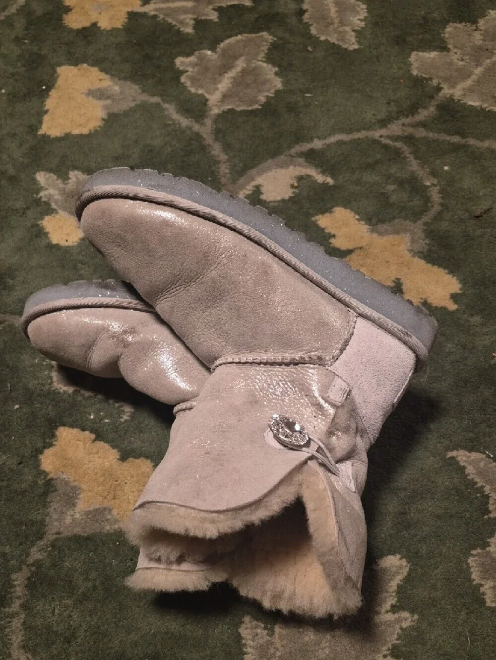 UGG Women's Short Winter Boots in Light Beige with Shearling